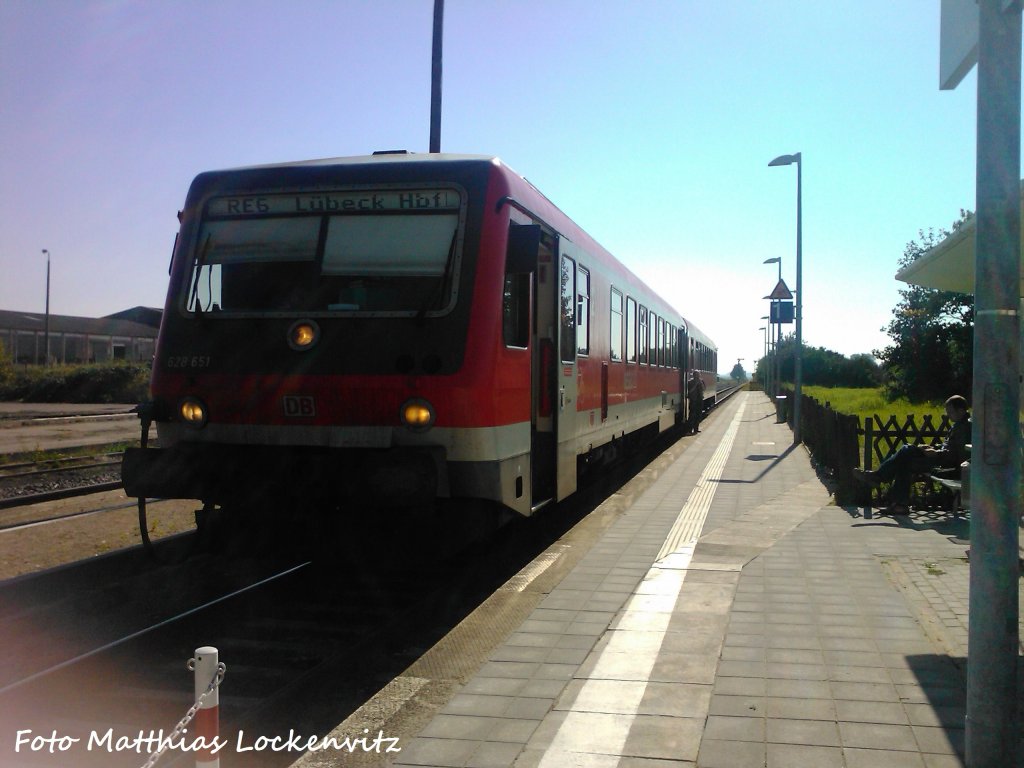 628 651 als RE6 mit Ziel Lbeck Hbf im Bahnhof Reuterstadt-Stavenhagen am 23.9.10