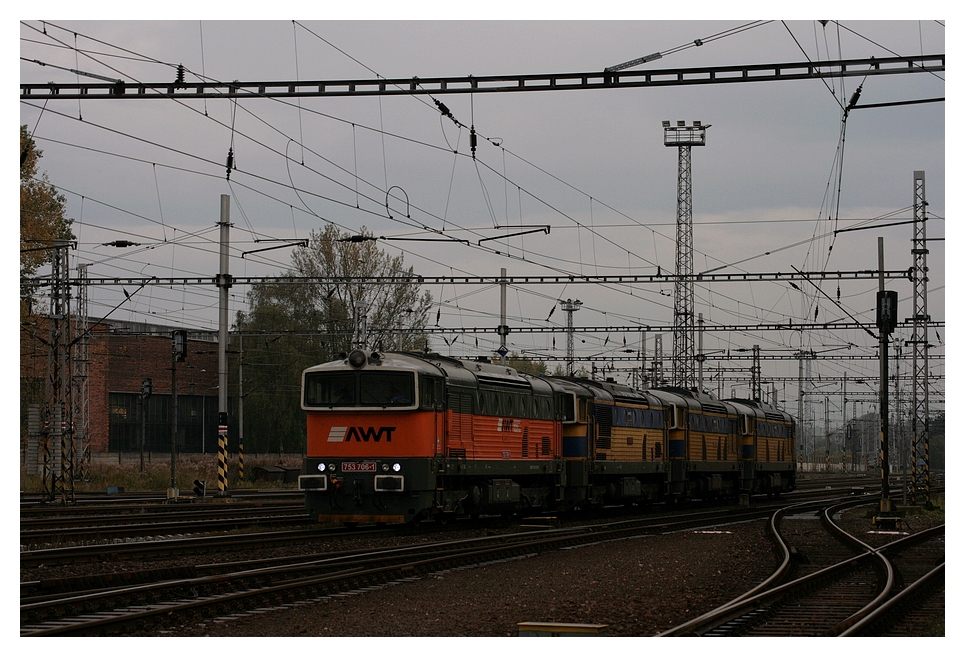 753 706-1 ( 707 / 727 / 729 ) mit hieren Lokzug nach Ostrava hl.n.