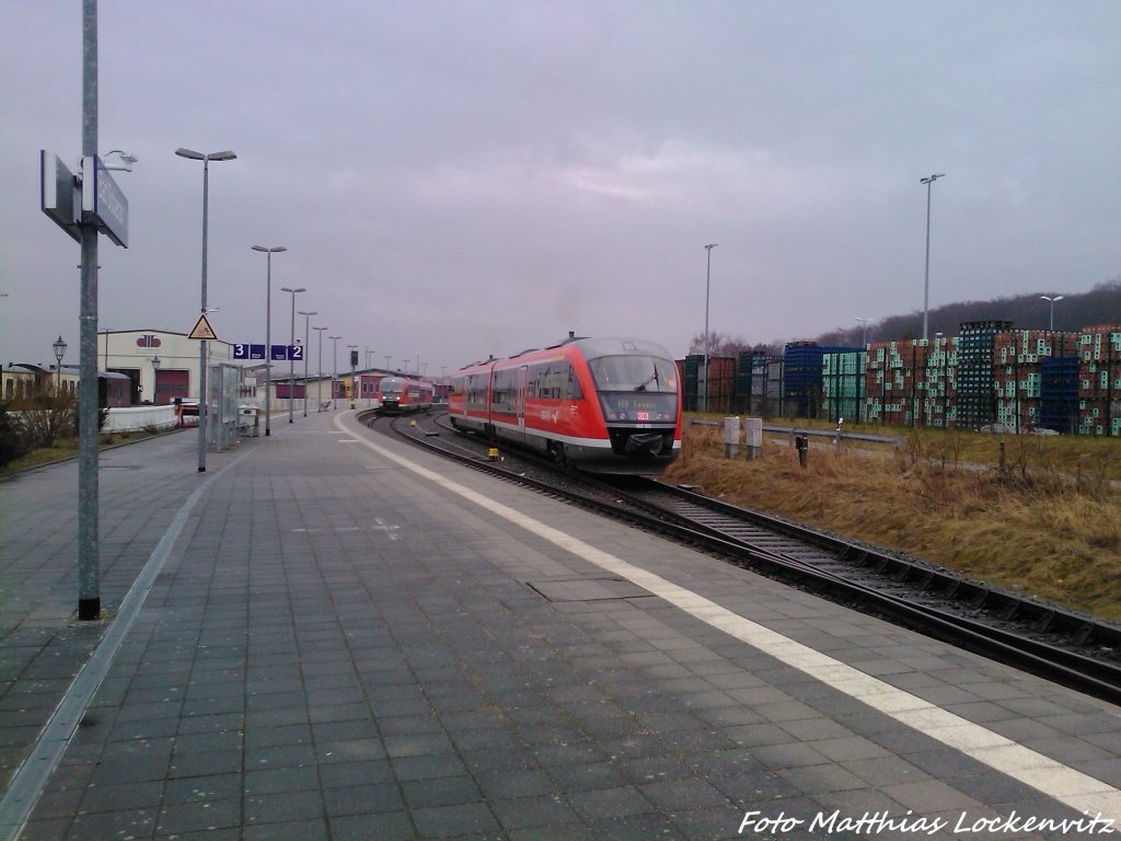 BR 642 als RE8 mit Ziel Wismar & BR 642 als RE8 mit Ziel Tessin im Bahnhof Bad Doberan am 13.4.13