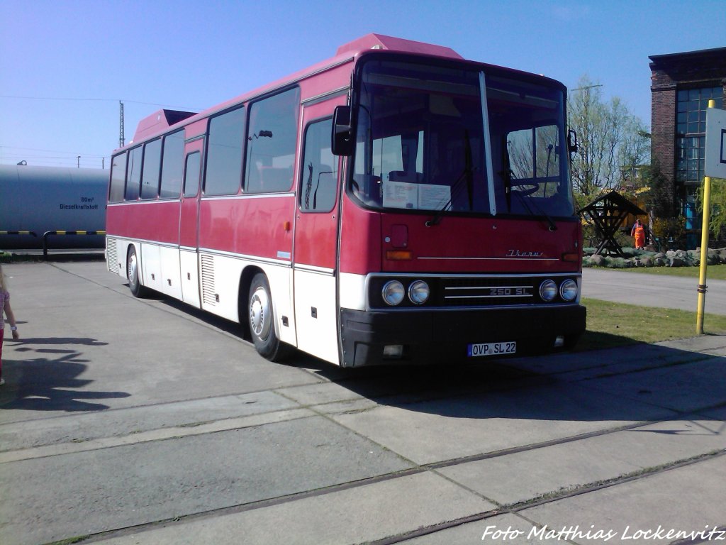 Ikarus IK 250 abgestellt am Lokschuppen Pomerania in Pasewalk am 4.5.13