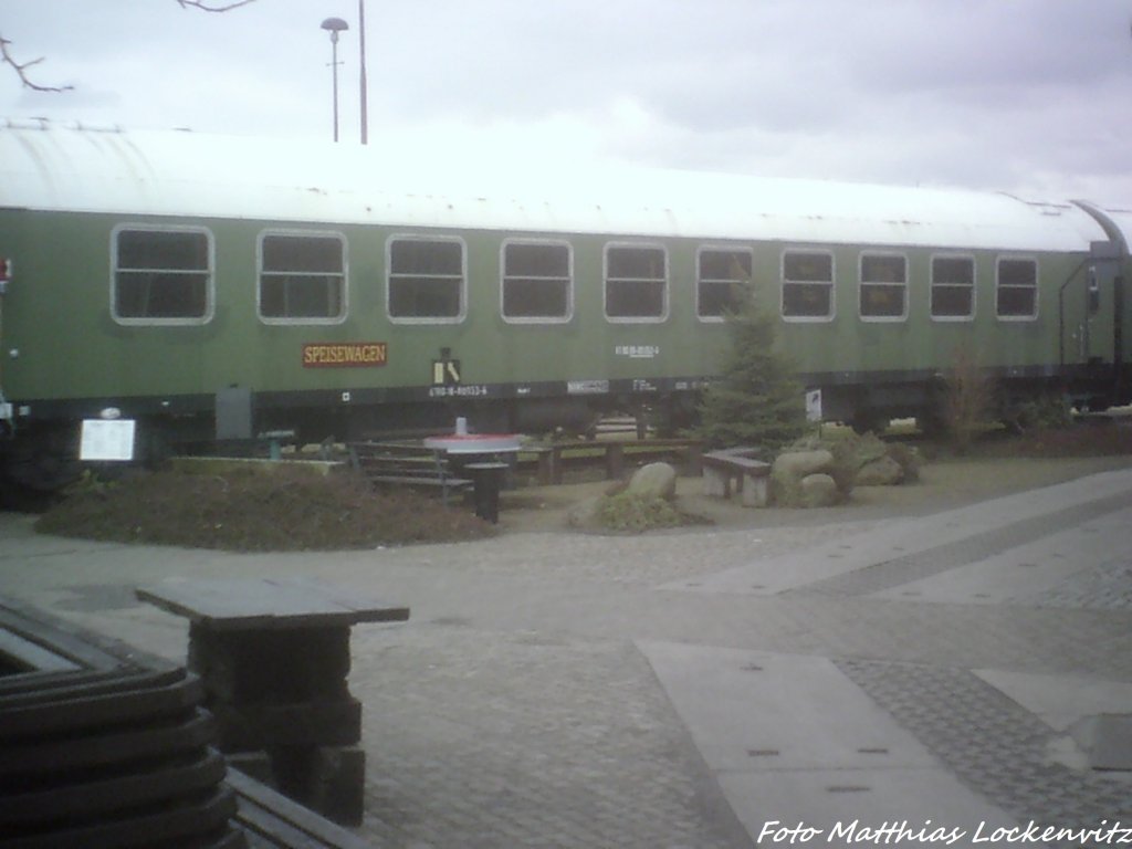 Personenwagen (Ex DDR Regierungswagen von Honecker) im Museum  Lokschuppen Pomerania  in Pasewalk am 13.4.13
