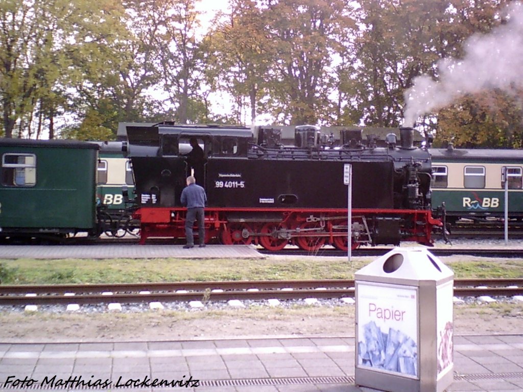 RBB 99 4011 ist ssoeben im Bahnhof Putbus angekommen am 27.10.12