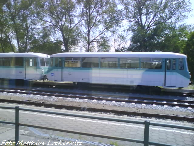 UBB Ferkeltaxen im Bahnhof Zinnowitz / Aufnahme entstand ausm UBB GTW 2/6er am 30.5.09