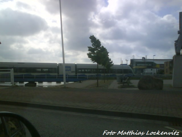 UBB mit Ziel Zssow bei der Einfahrt in Den Bahnhof Wolgast Hafen am 22.05.09