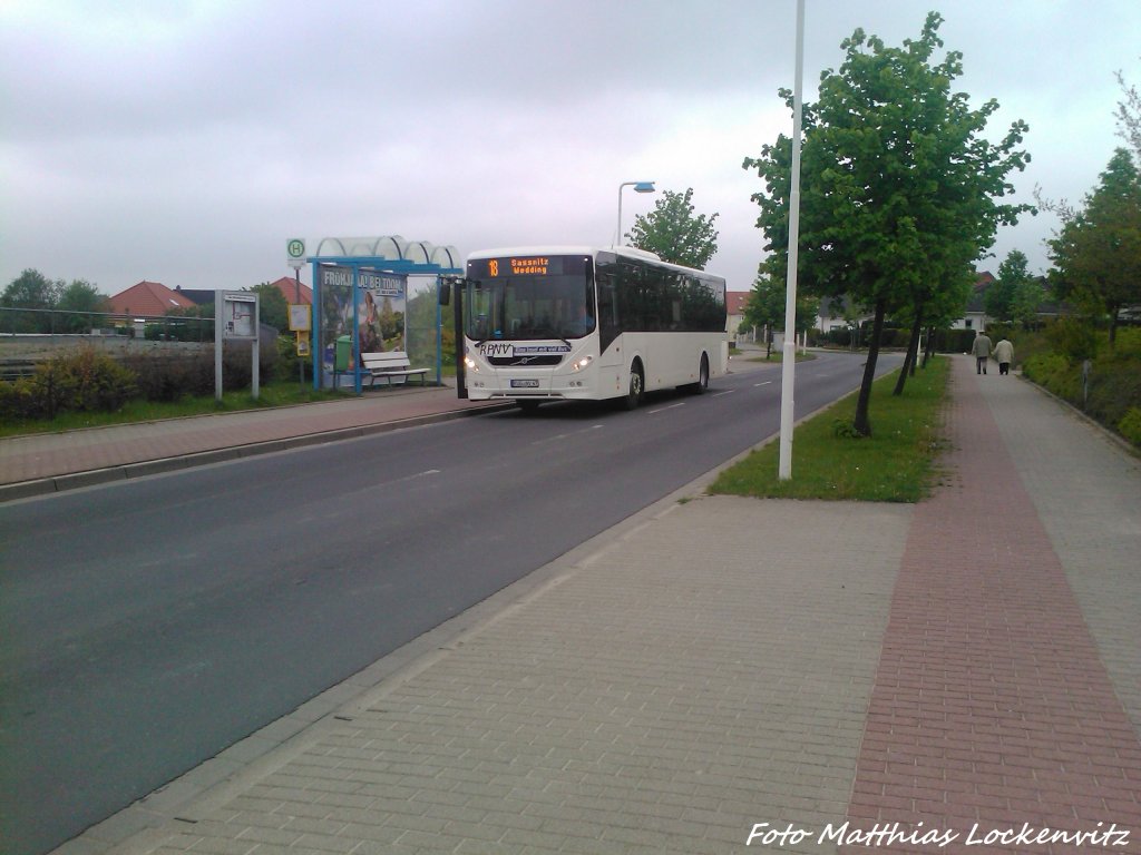Volvo des RPNV an der Haltestelle Sassnitz, Seniorenheim am 20.5.13