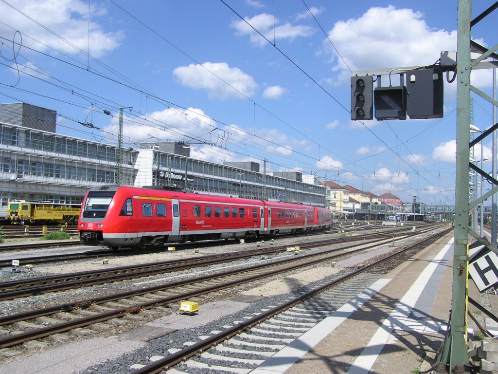VT 612 fhrt in die Abstellung in Regensburg.