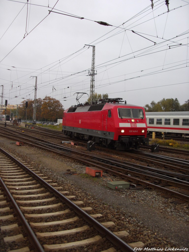 120 149-0 auf Rangierfahrt im Bahnhof StraLsund Hbf am 12.10.13