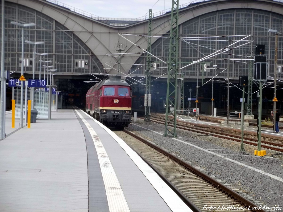 132 334 der EBS als RE17 mit ziel Karsdorf über Naumburg (Saale) Hbf beim verlassen des Leipziger Hbf´s am 20.8.16