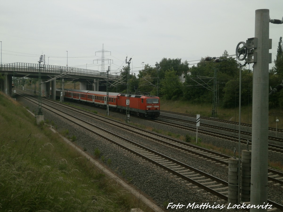 143 858 als RB20 mit ziel Eisenach kurz vor Halle-Ammendorf am 8.6.15