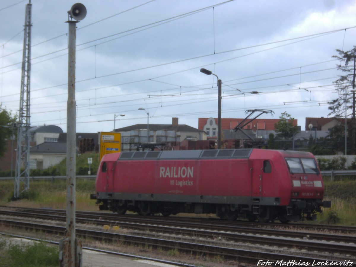 145 053-5 beim verlassen des Bahnhofs Waren (Mritz) in Richtung Neustrelitz Hbf am 16.6.14
