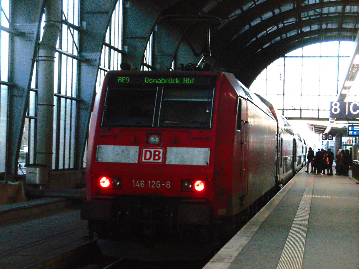 146 126-8 steht als RE9 mit ziel Osnabrück Hbf im Bremer Hbf am 7.1.18