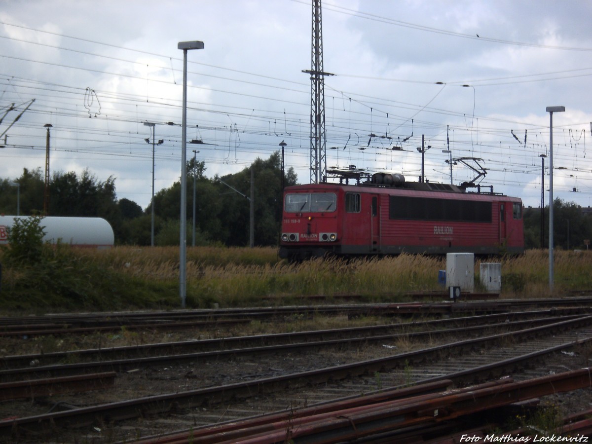 155 158-9 untwerwegs nach Mukran bei der Durchfahrt in Stalsund am 21.8.13