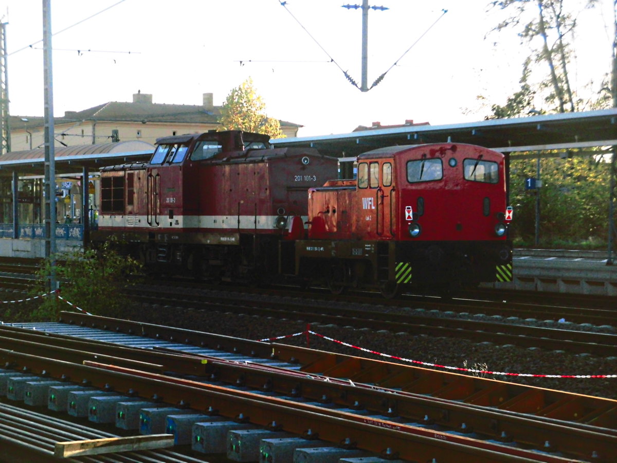 201 101 und 312 XXX der WFL im Bahnhof Delitzsch unt Bf am 6.11.17