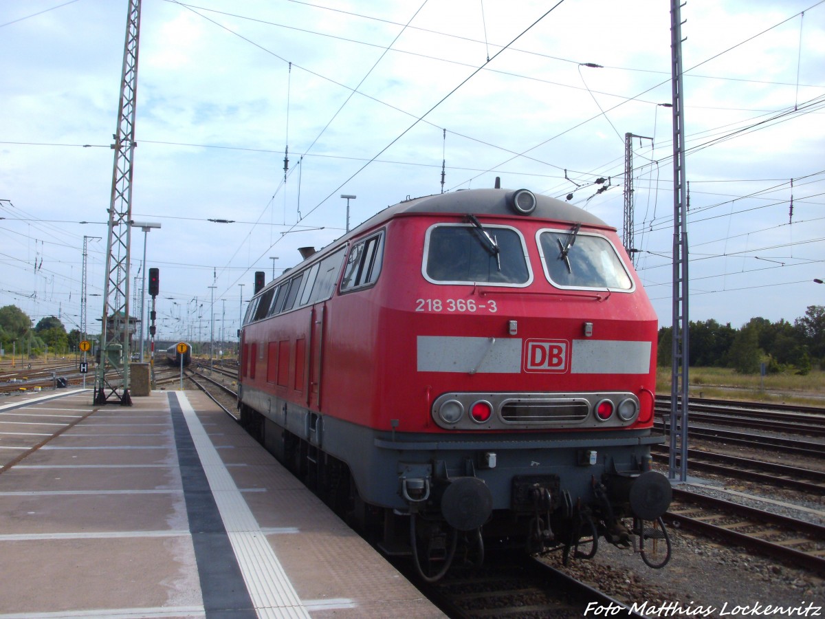 218 366-3 auf Rangierfahrt im Bahnhof Stralsund Hbf am 25.7.14