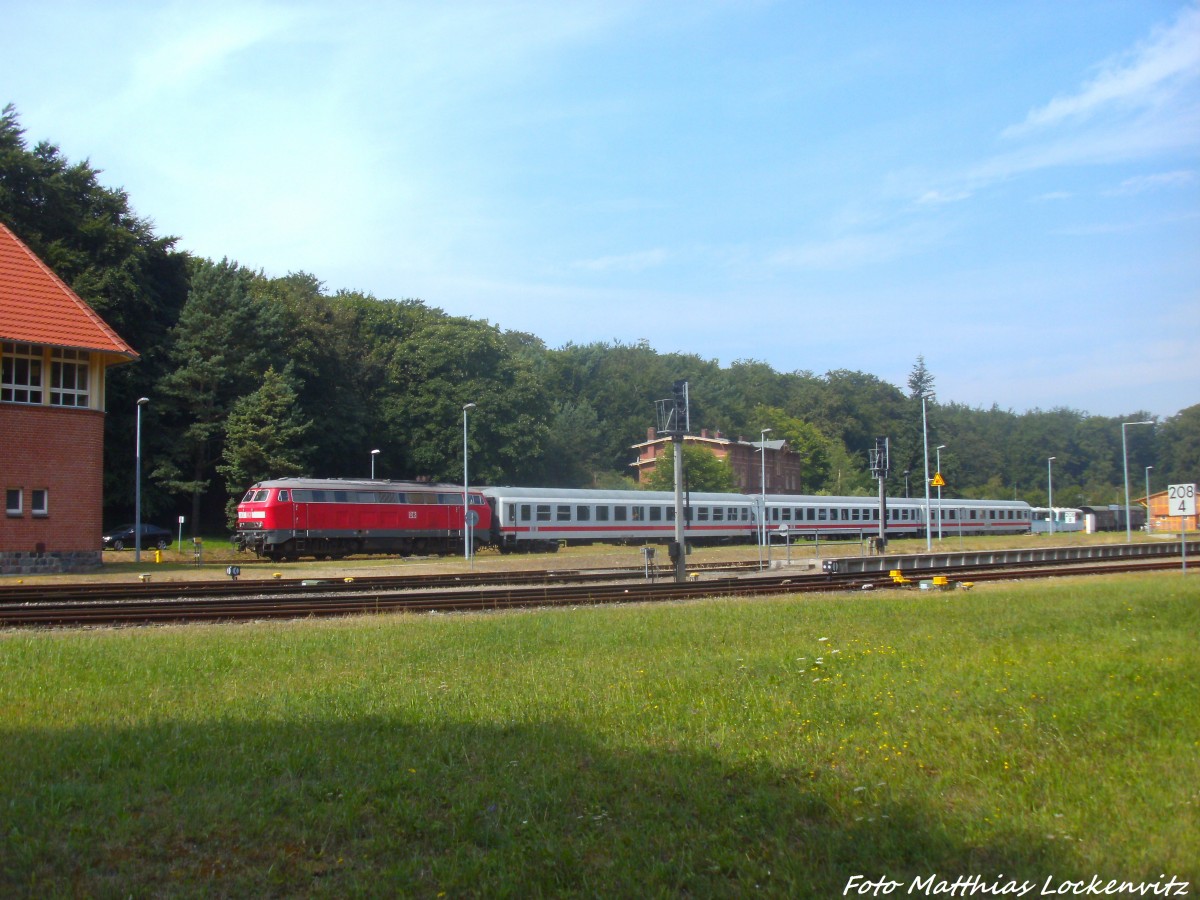 218 366 im Bahnhof Seebad Heringsdorf am 27.7.14