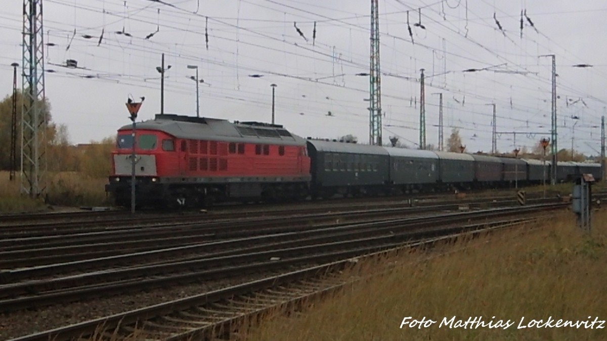 232 901 der WFl beim Rangieren des Sonderzuges im Bahnhof Stralsund Hbf am 7.11.15