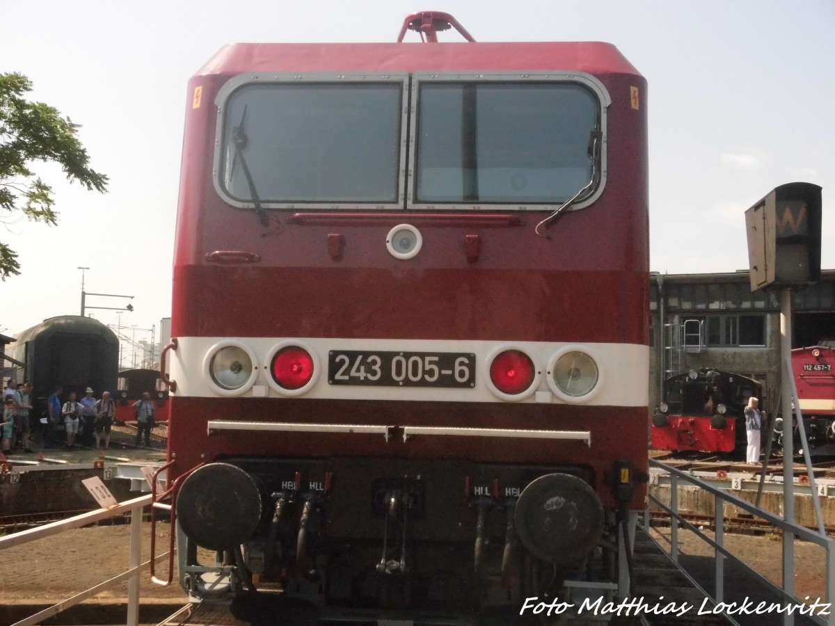 243 005 im DB Museum in Halle (Saale) am 5.7.15
