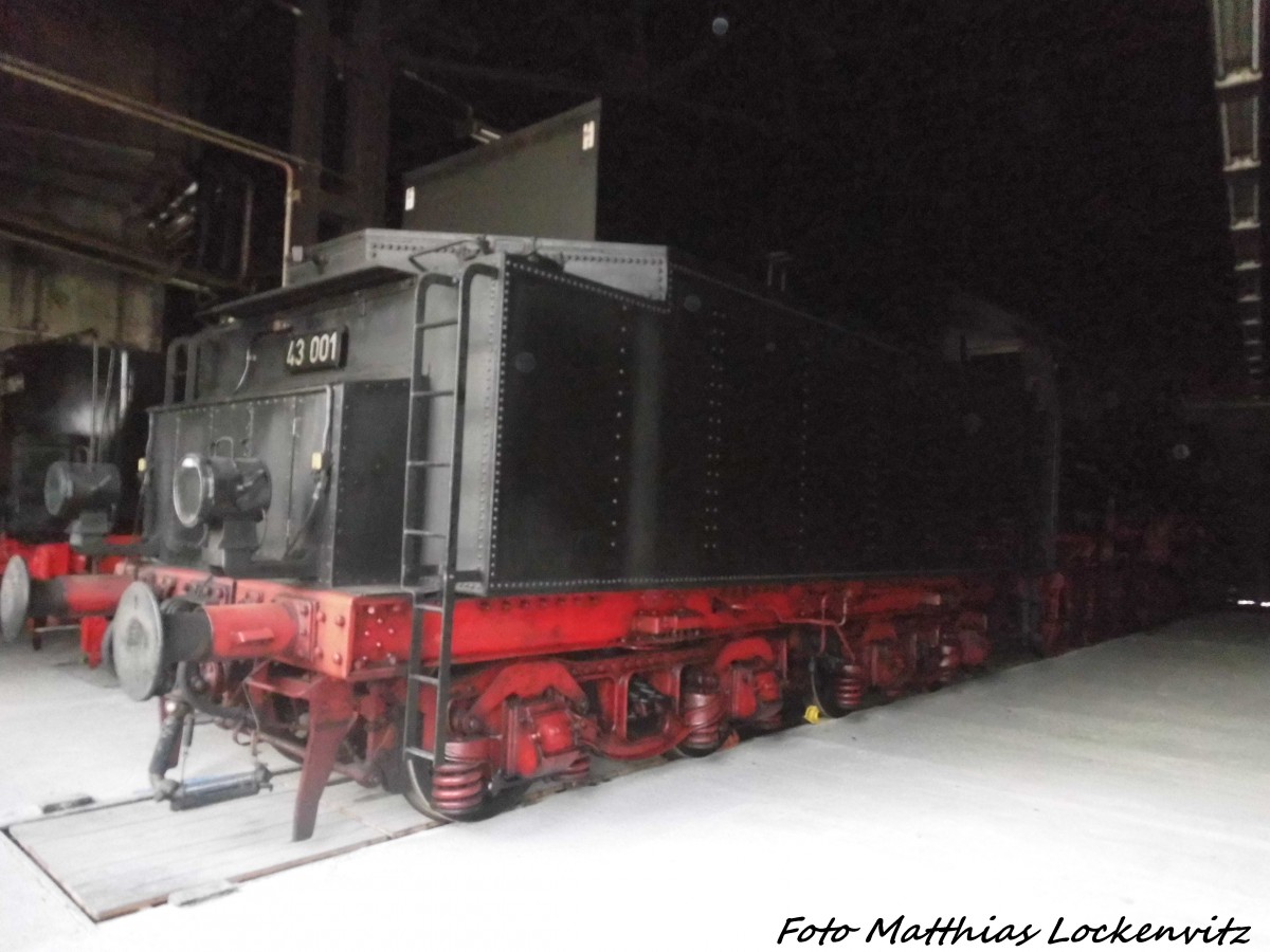 43 001 im Eisenbahnmuseum Chemnitz-Hilbersdorf am 12.11.15