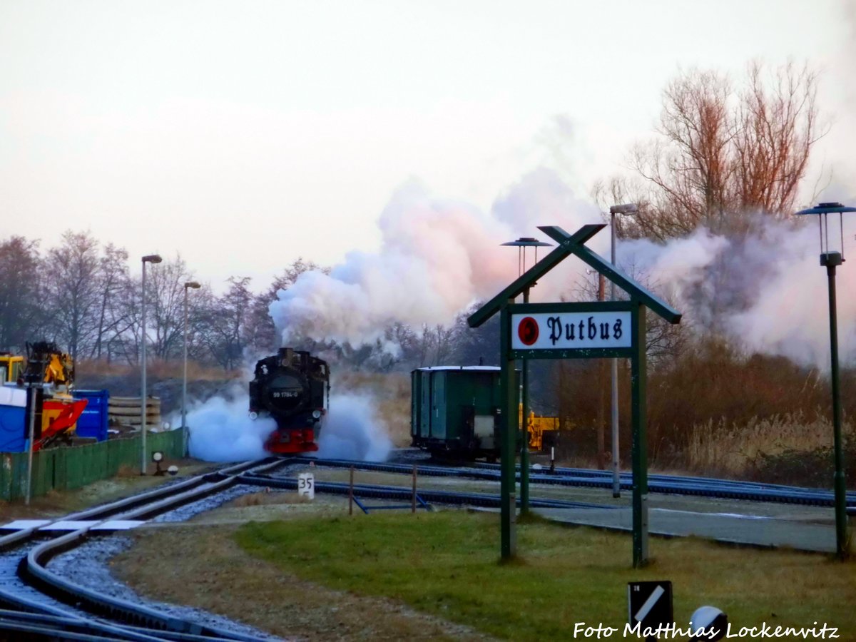 99 1784 der RBB beim Rangieren im Bahnhof Putbus am 30.12.16