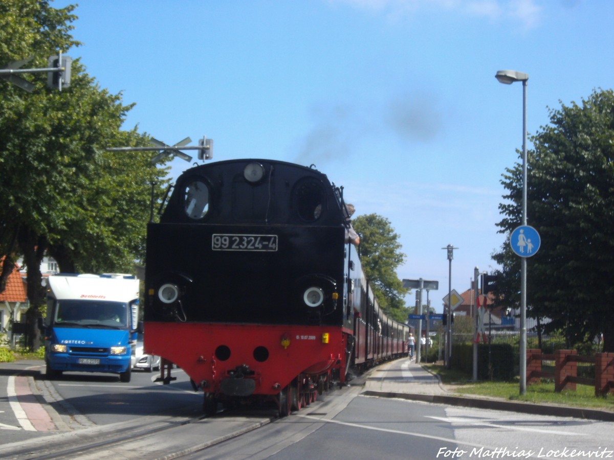 99 2324 der Mecklenburgischen Bderbahn  Molli  im Bahnhof Khlungsborn Mitte am 13.7.14