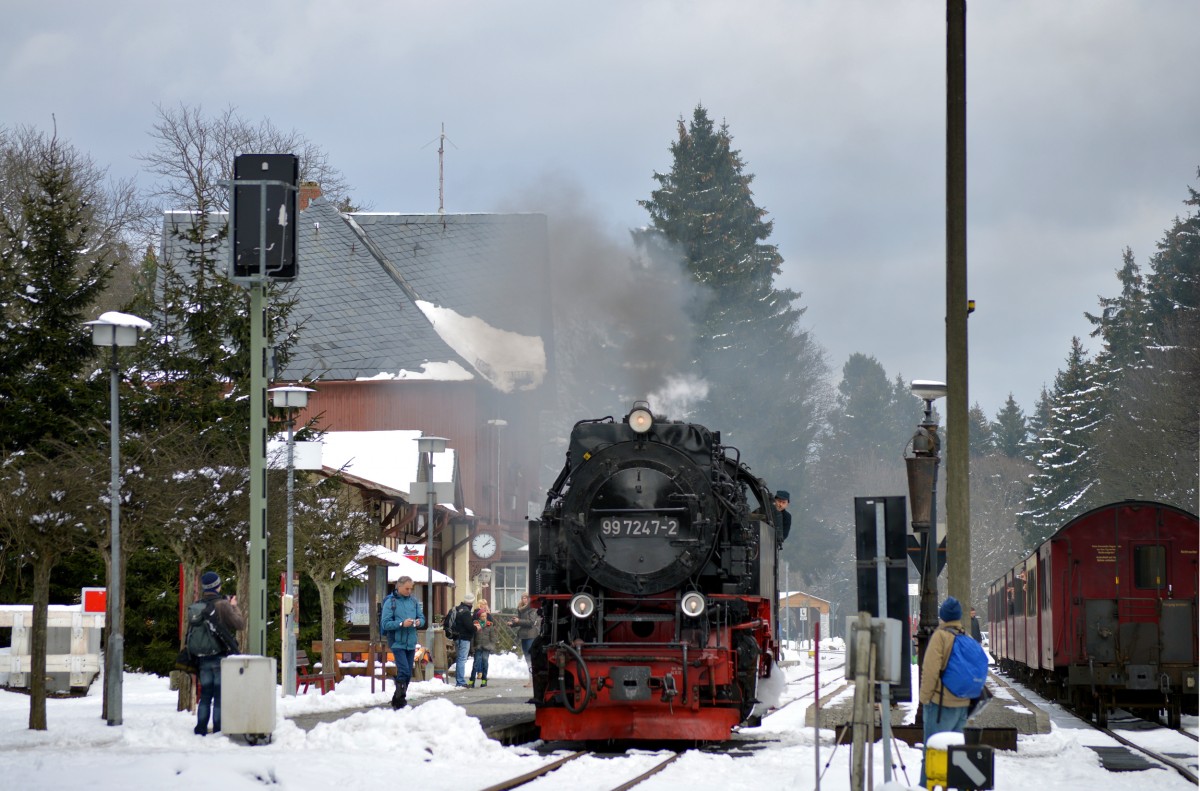 99 7247-2 beim Umfahren ihres Zuges in Drei-Annen-Hohne am 03.04.2015.