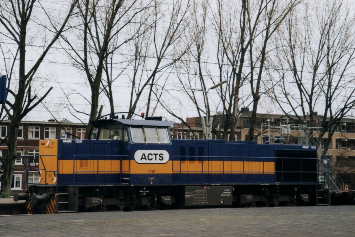 ACTS/HUSA 7101 durchfahrt am 12 Februar 2005 Rotterdam Centraal.