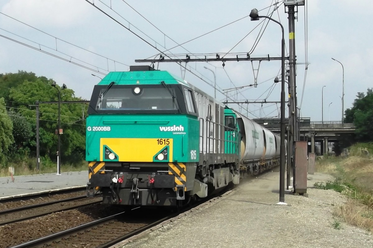 Alpha Trains 1615 durchfahrt am 29 Augustus 2013 Antwerpen-Noorderdokken.