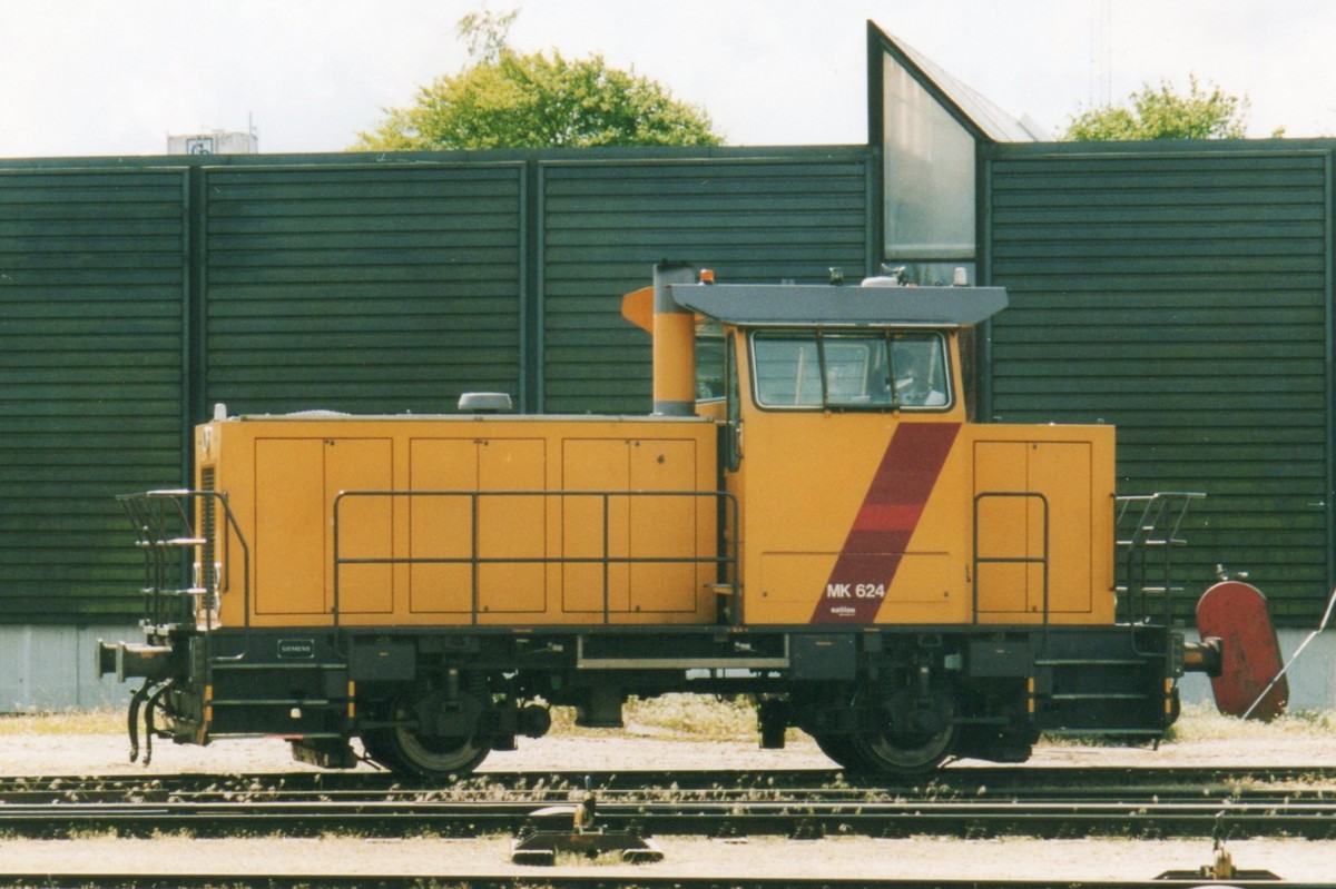 Am 22 Mai 2004 ruht DSB Mk 624 in Odense.