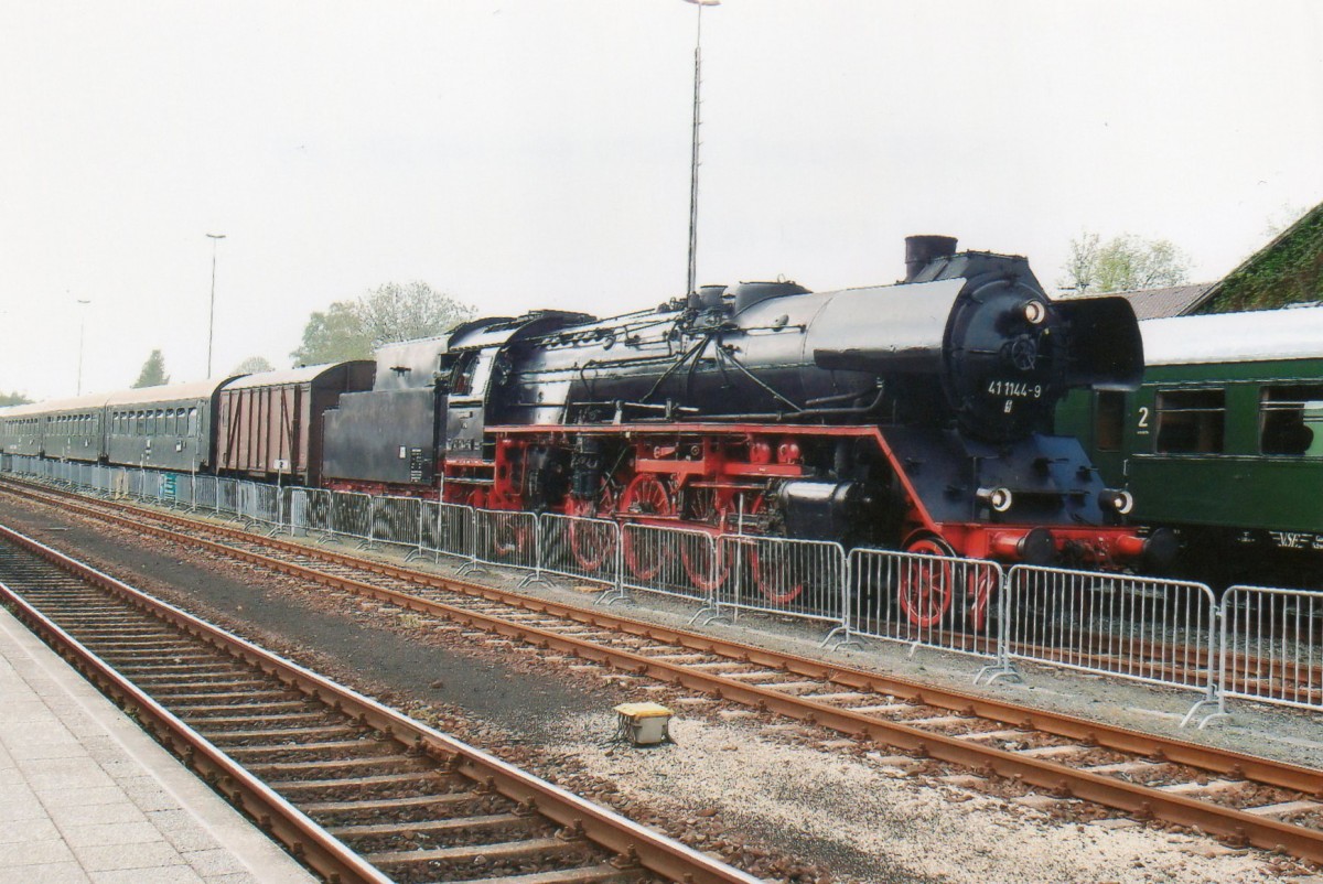 Am 22 Mai 2010 wurde 41 1144 in Neuenmarkt-Wirsberg fotografiert.