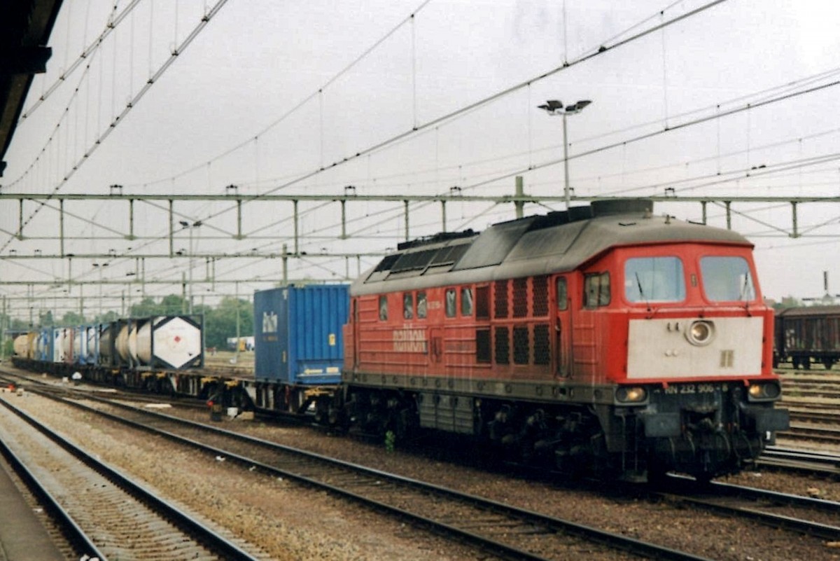 Am 23 Oktober 2008 durchfahrt 232 908 Nijmegen Centraal.