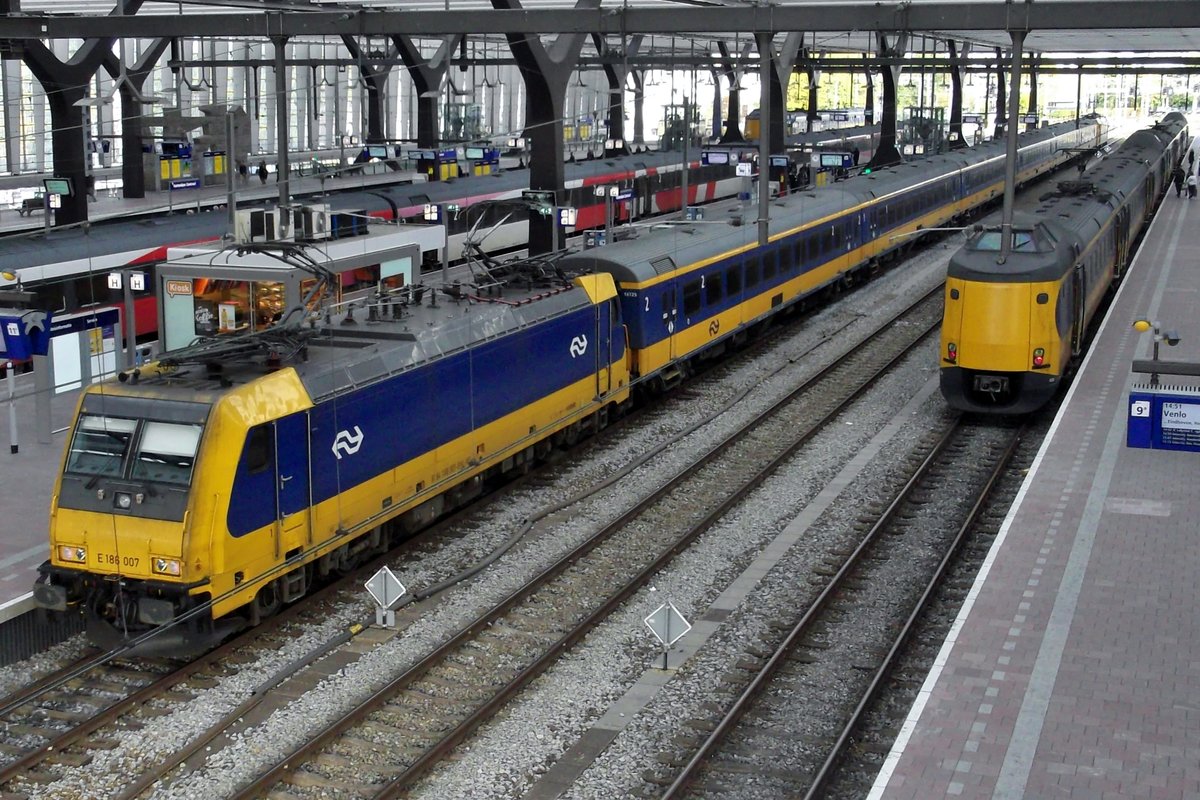 Am 26 März 2017 treft 186 007 in Rotterdam Centraal ein.