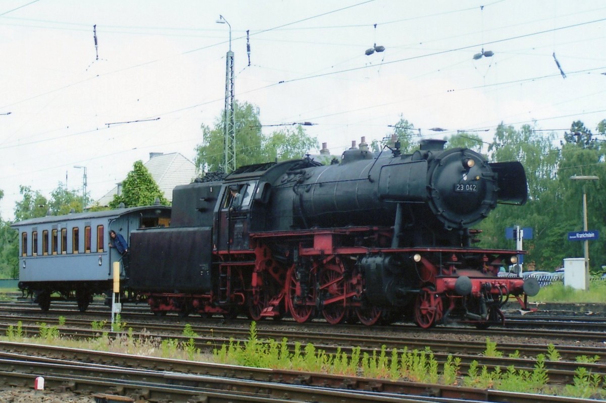 AM 26 Mai 2007 steht 23 042 mit einer Wagen ins DGEG-Museum Darmstadt-Kranichstein.