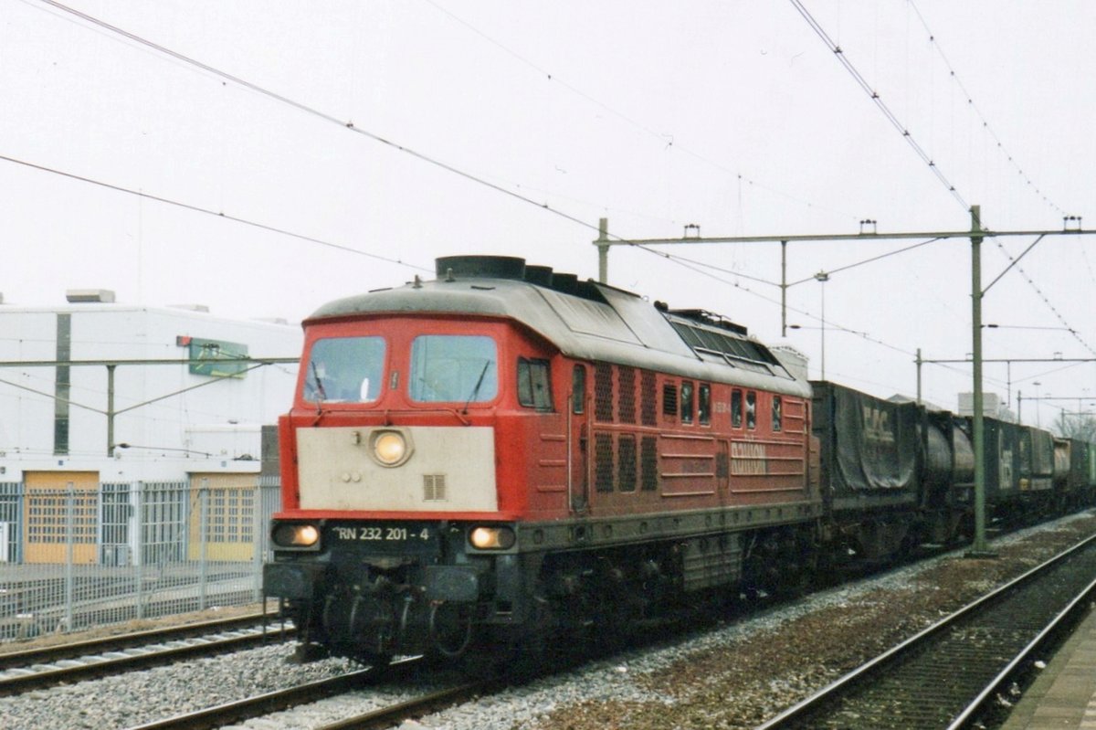 Am 3 Jänner 2006 steht 232 201 in Tilburg. 