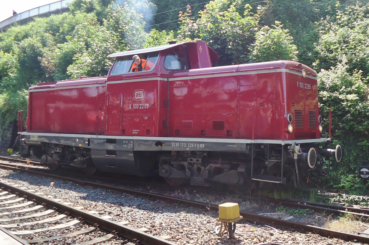 Am 31 Mai 2014 wurde V 100 2299 von Bahnhof Neustadt (Weinstrasse) fotografiert.