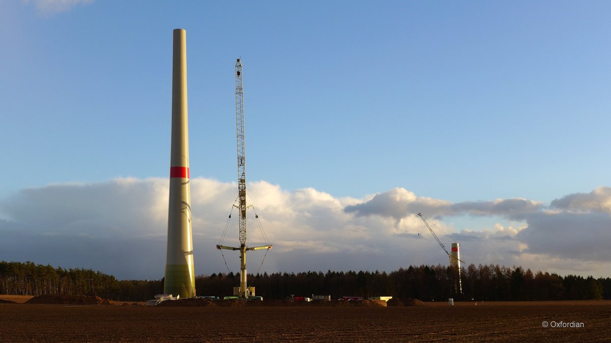Bau einer Windkraftanlage in Tellmer, Landkreis Lüneburg.