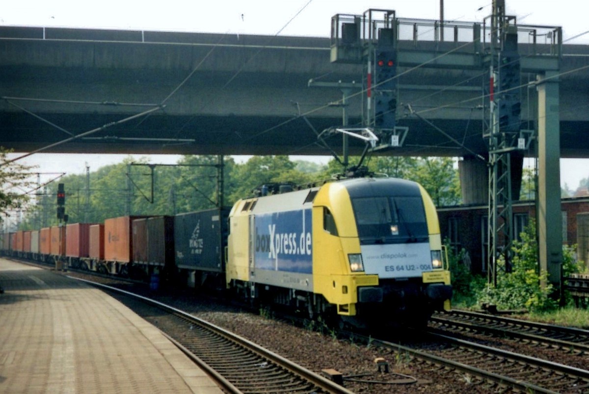 BoxXpress U2-004 durchfahrt am 25 Mai 2004 Hamburg-Harburg.