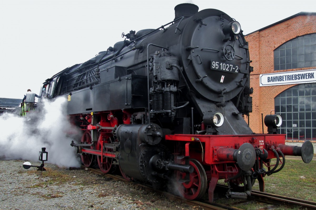 Bulle 95 1027 dampft am 19 September 2015 ins Bw Arnstadt.