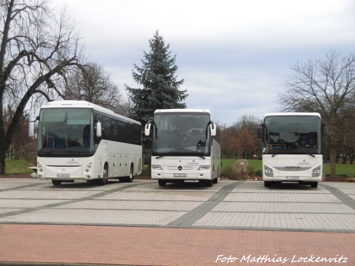 Bundeswehrbusse abgestellt in Bitterfeld am 17.11.15