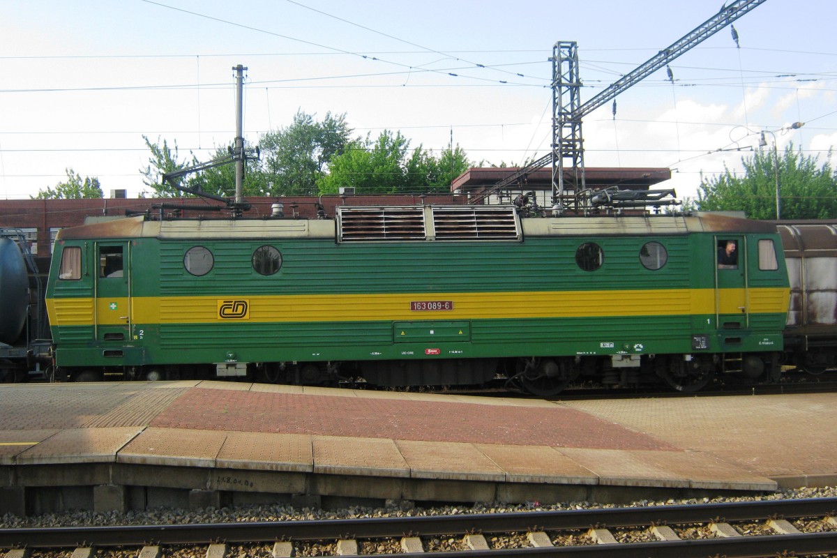 CD 163 089 passiert Pardubice am 30 Mai 2012.