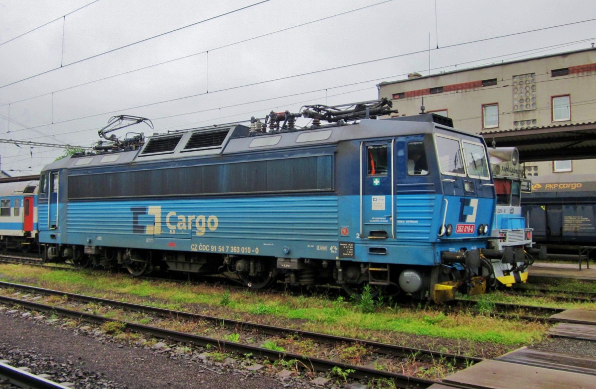 CD 363 010 pausiert am verregneten 4 Juni 2013 in Hranice-nad-Morave.