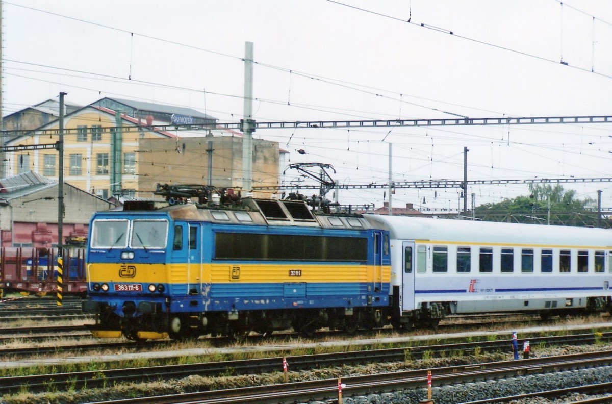 CD 363 111 verlässt mit EC 104 'JAN KACZIMIERZ' Breclav gen Ostrava und Bohumin am 22 May 2008.