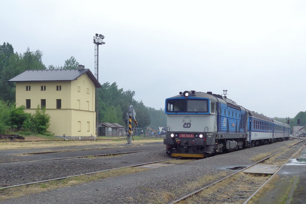 CD 750 705 treft am 17 Mai 2018 in Luzna u Rakovnika ein.