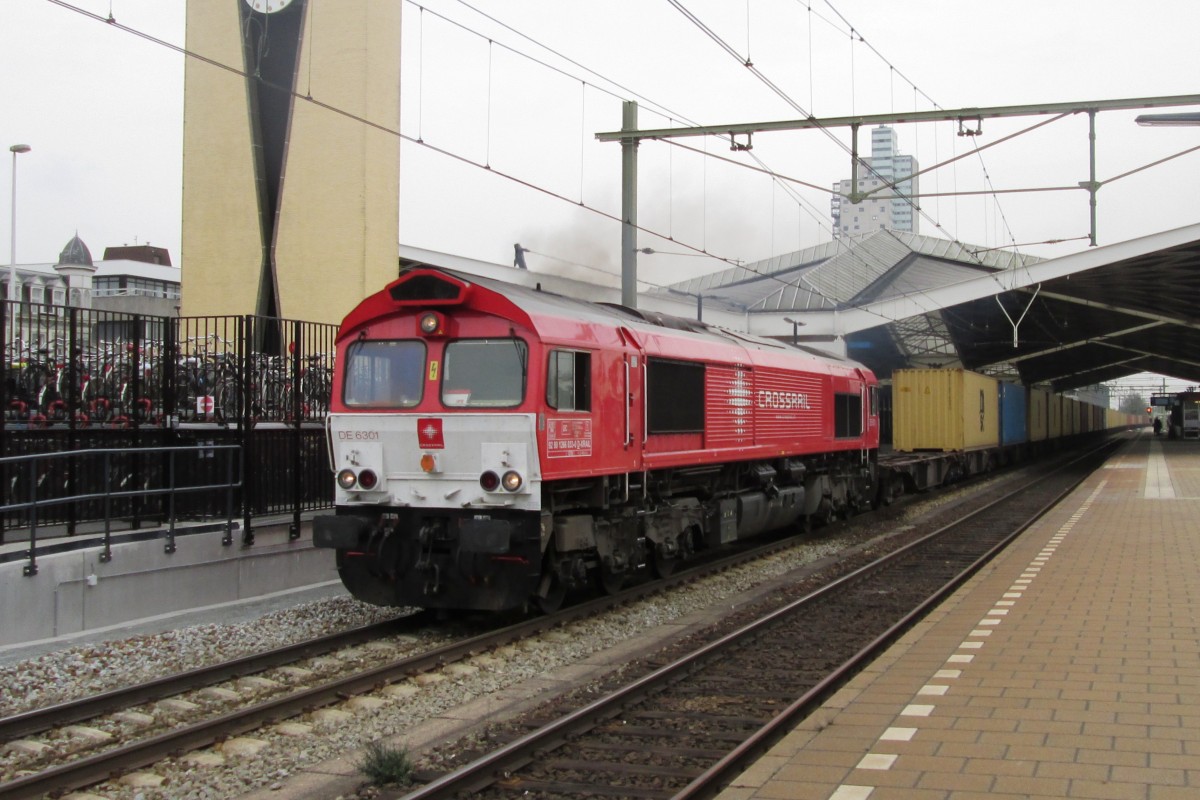 Crossrail DE 6301 durchfahrt am 4 April 2014 Tilburg.