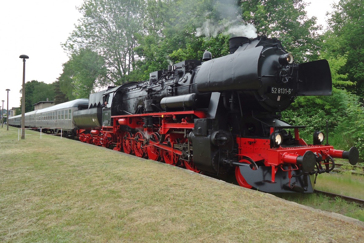 Dampfpendel mit 52 8131 steht am 23 Mai 2015 in Nossen.