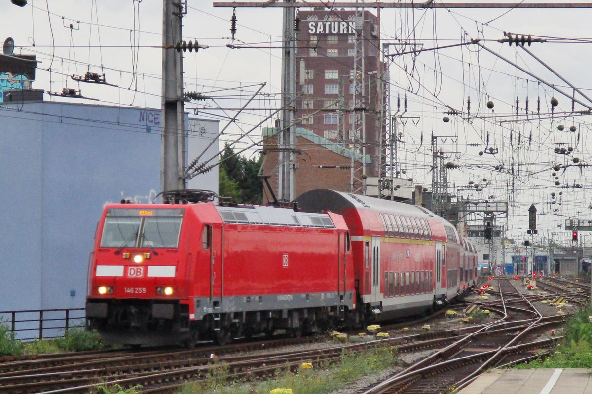 DB 146 259 treft am 4 Oktober 2017 in Köln Hbf ein.