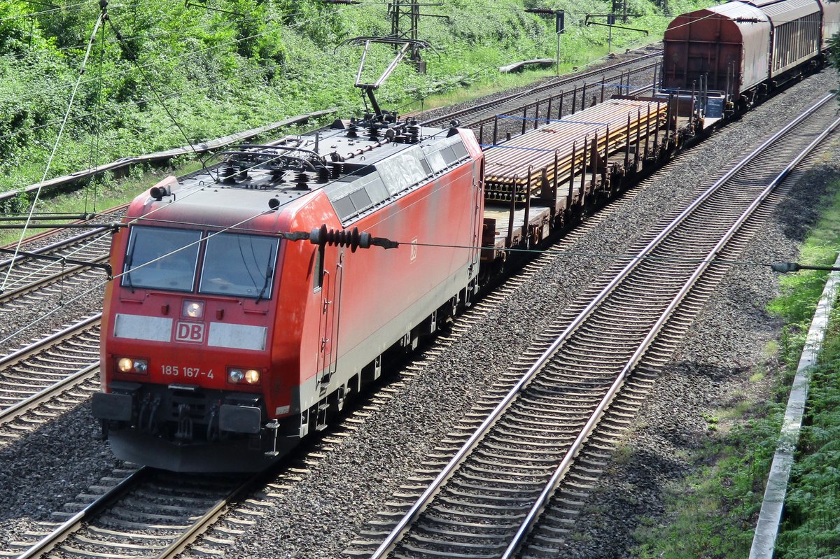 DB 185 167 passiert der Universität Duisburgs am 22 Mai 2017.