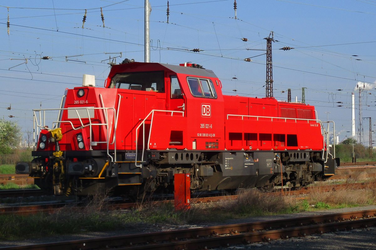 DB 265 021 steht am 10 April 2017 in Grosskorbetha.