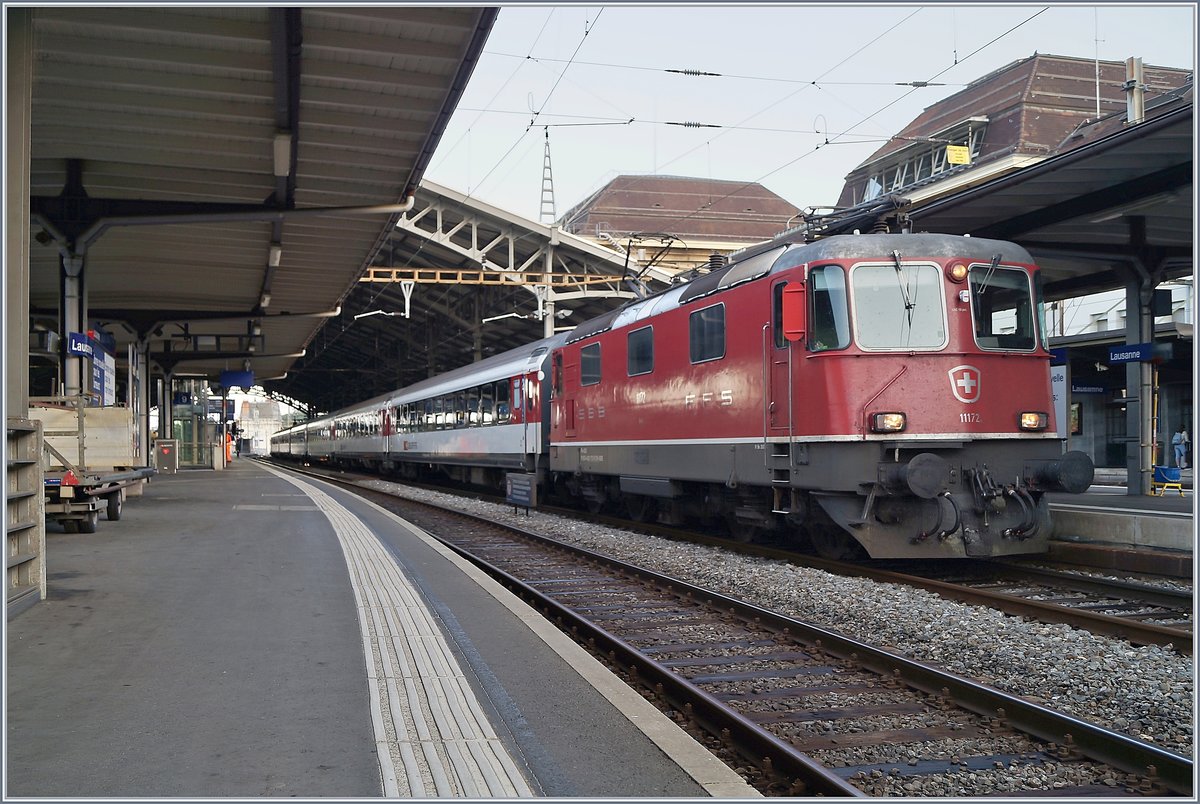 Die SBB Re 4/4 II 11172 ist mit ihrem IR von Neuchâtel in Lausanne eingetroffen. 

29. Juli 2019 