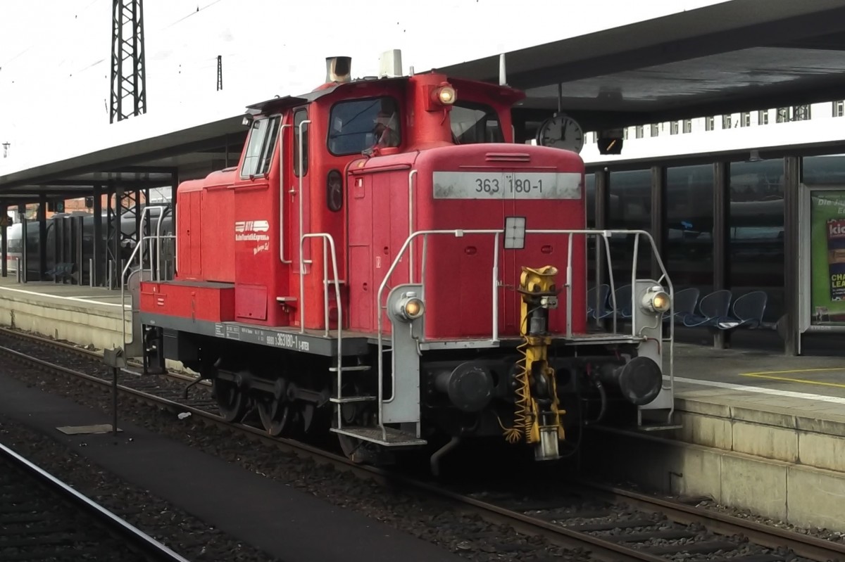 Dreibein 363 180 steht in Nrnberg Hbf am 15 September 2015.