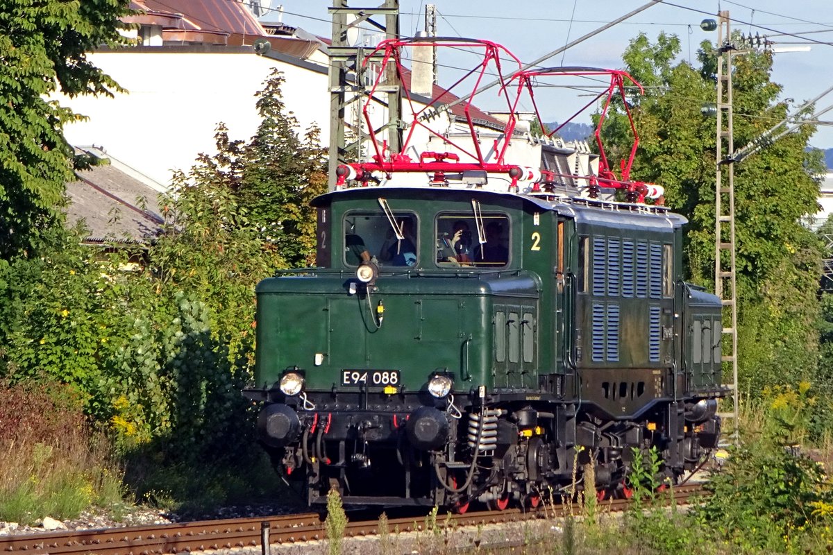 E94 088 des BEM Nördlingen (in Österreichischer Ausführung mit zwei statt drei Kabinenfenstern) war am 13 September 2019 in Göppingen aktov mit Kabinenfahrten.